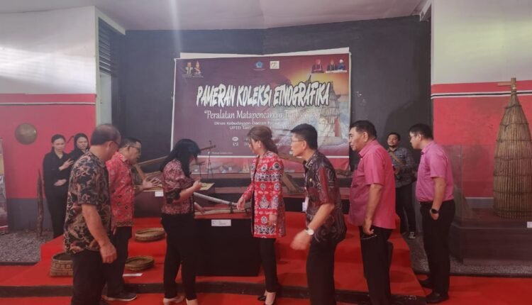 Ketua DWP Sulut Buka Pameran Etnografi Disbud